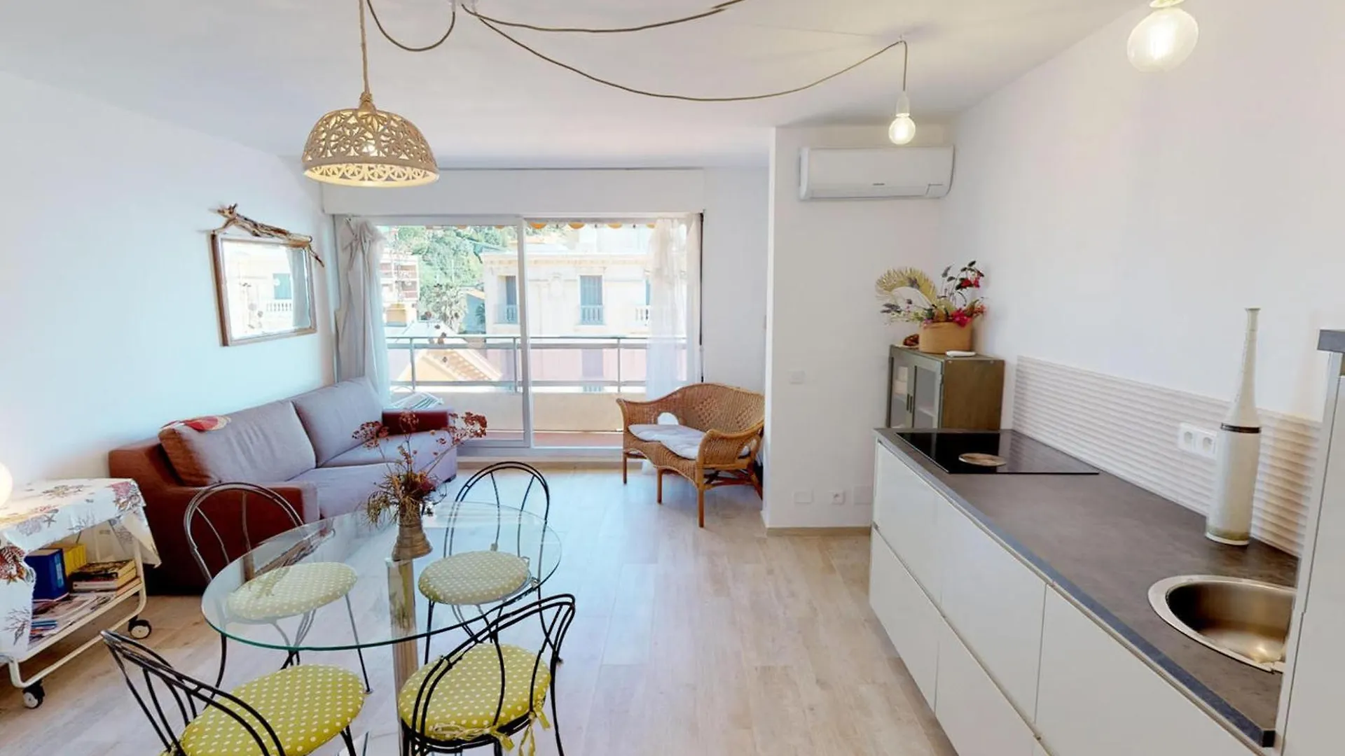 Beau 3P Renove Avec Terrasse, Parking Prive Et Climatisation - Fr-1-196-267 Apartment Menton 0*,  France